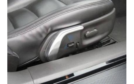 Handtag i polerad aluminum för ryggstödet 05-13